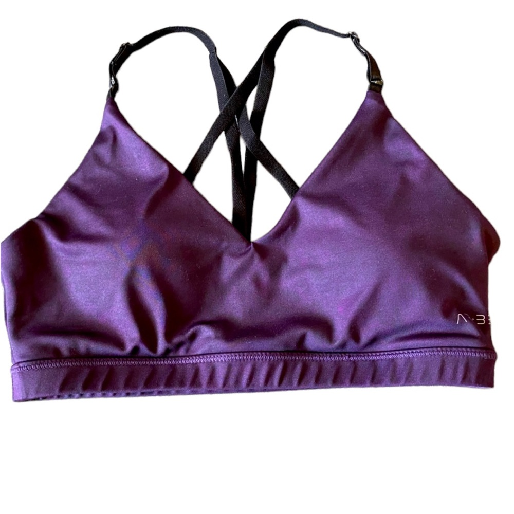 AR-33 plum criss cross back v-neck sports bra